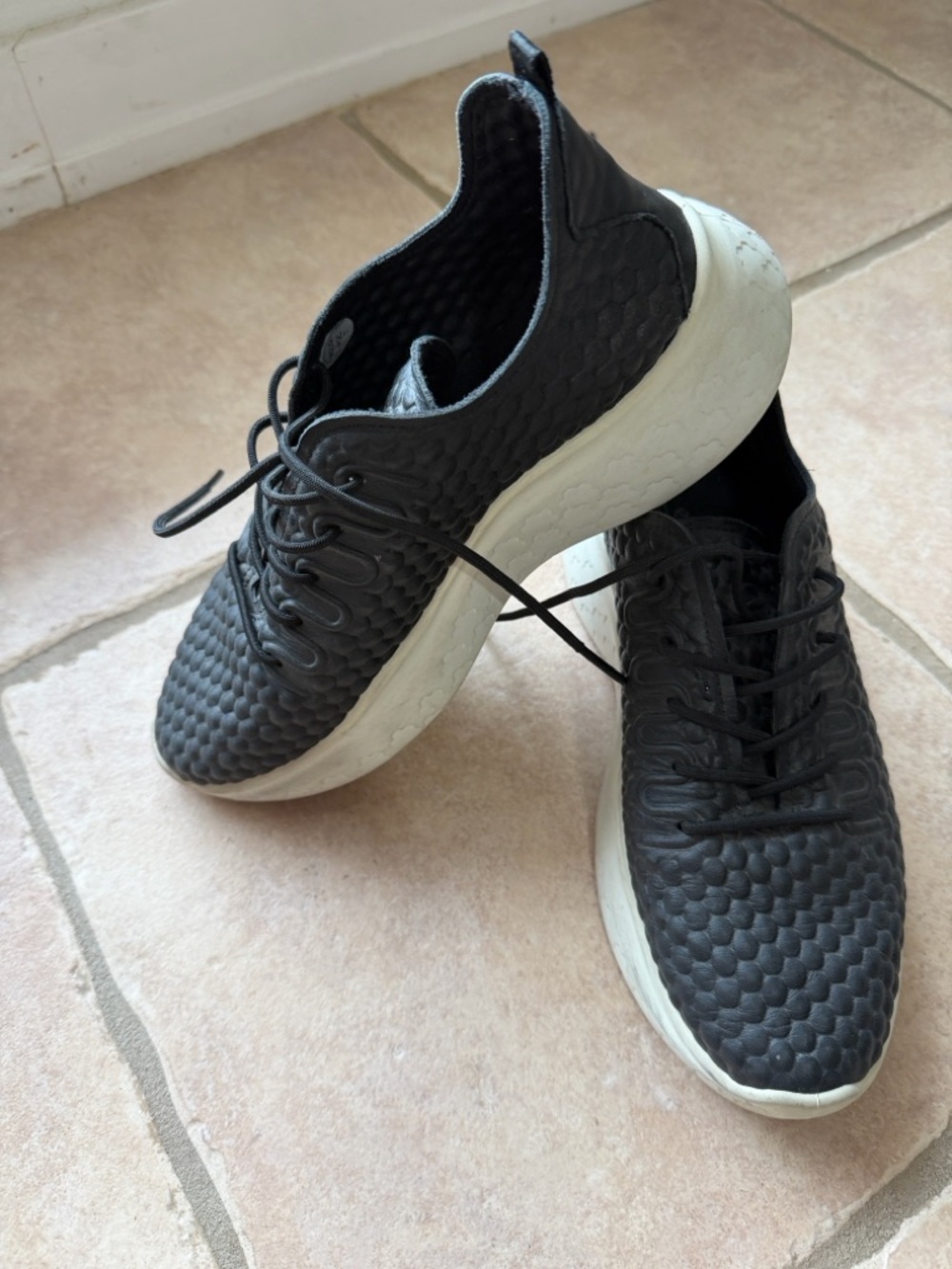 Ecco Women’s Therap Black Leather Lace Up Sneakers Size 38-